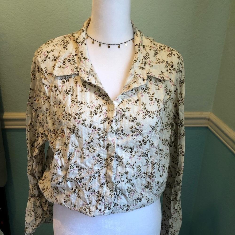 Cute Vintage Floral Button Up